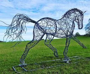 Дизайнерские фигуры из металла
